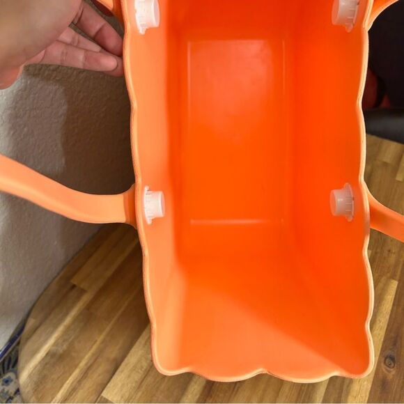 Rose Scalloped Versa Tote Coral - Picture 12 of 16